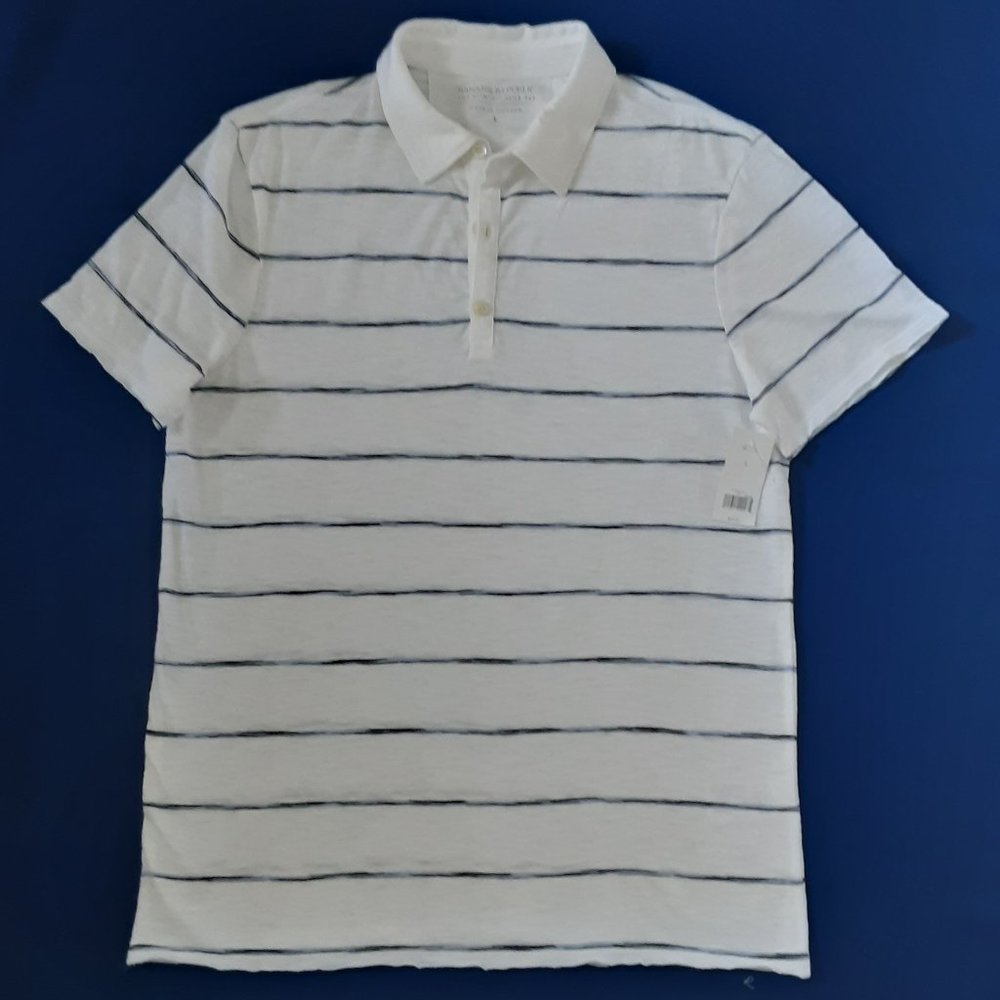 Banana Republic Tee With Butto Collar..Size Large..New..Never Worn..Tag Attached